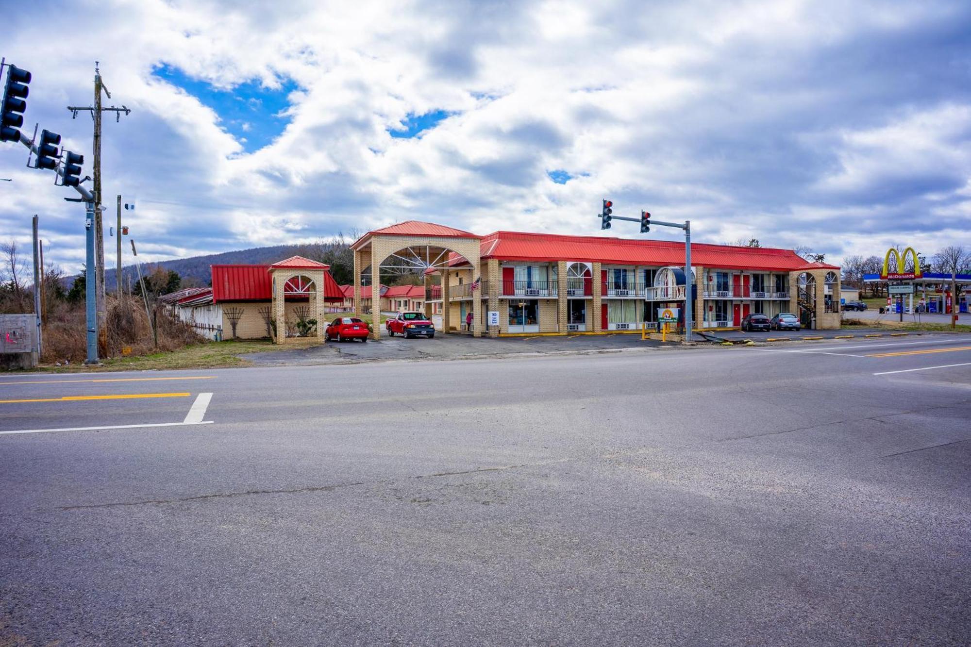 Motel Ozark Junction Mountain View By Oyo Extérieur photo